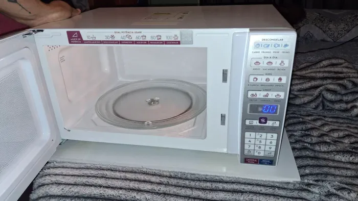 Micro-ondas Eletrolux Branco