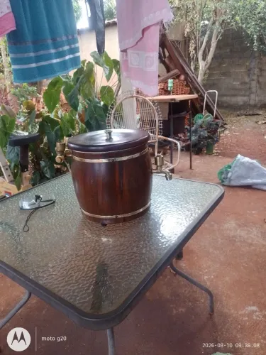 Vendo choperia de mogno de 5 litros excelente condições