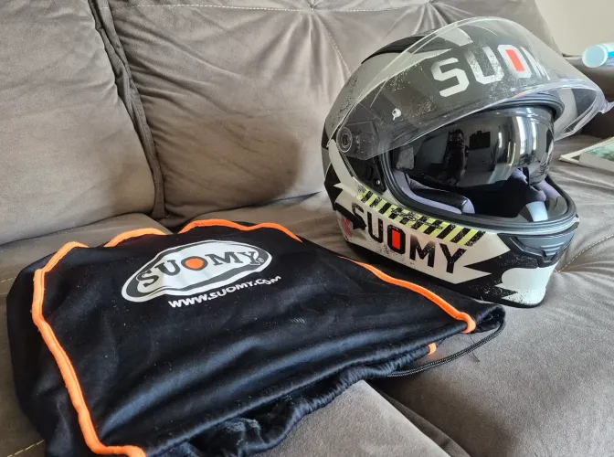 Capacete Suomy tamanho 58