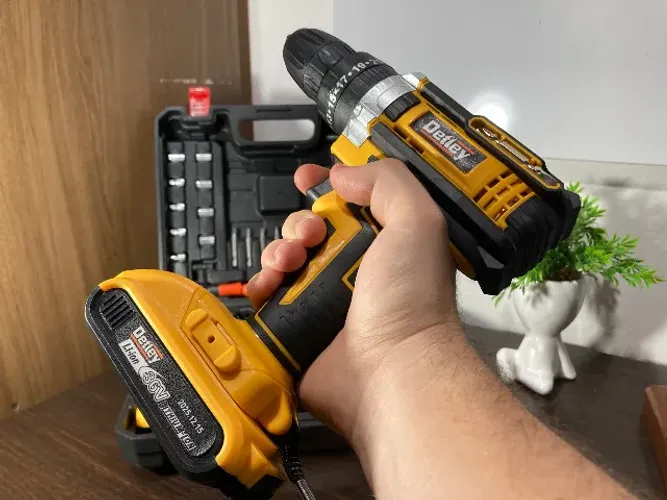 Parafusadeira nova com duas baterias 36v