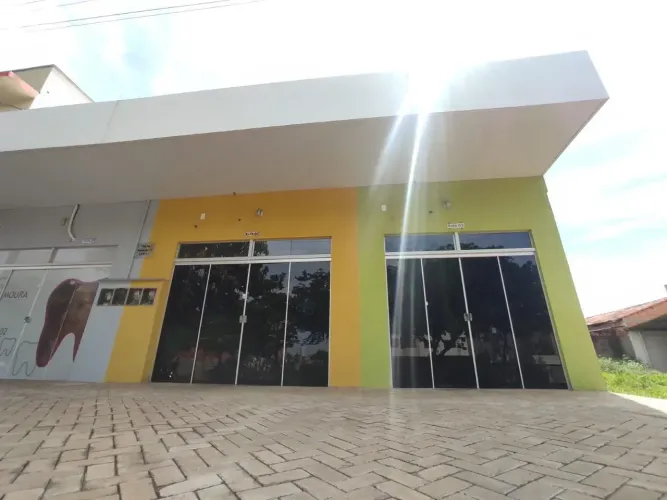 Loja no térreo de frente para a rua - Quadra 704 Sul