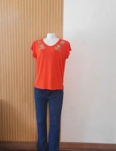 Lote 5 Blusas Tam G Femininas - Básicas e Estampadas