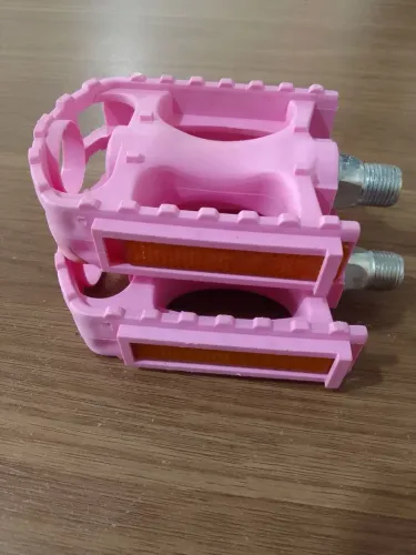 Pedal plástico especial rosca grossa rosa