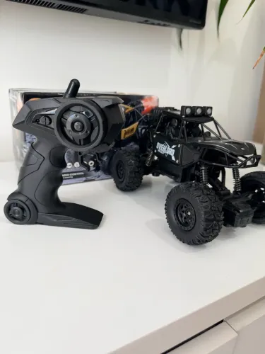 CARRO DE CONTROLE EFEITO FUMAÇA 20 KM OFF ROAD