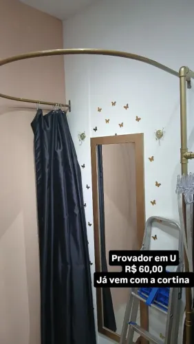 Provador dourado em U