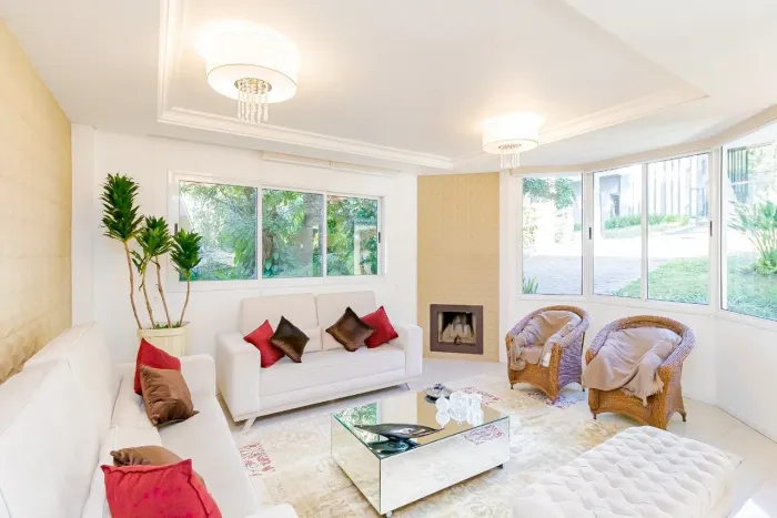 Excelente Casa com 4 Dormitórios (2 Suíte) 5 Banheiros 4 Vagas de Garagem