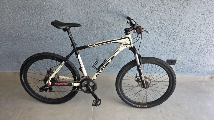 Bicicleta Mountain bike ARO 26 - 18 marchas