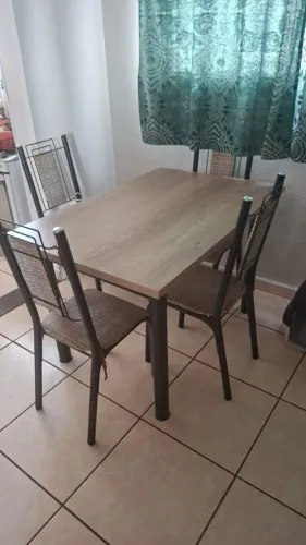 Mesa 4 cadeiras, tampo de MDP