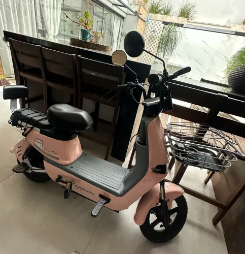 Vendo Scooter Elétrica Semi Nova Rosa