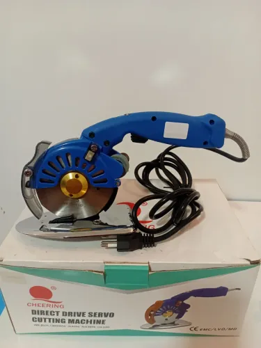 Máquina de corta tecido 