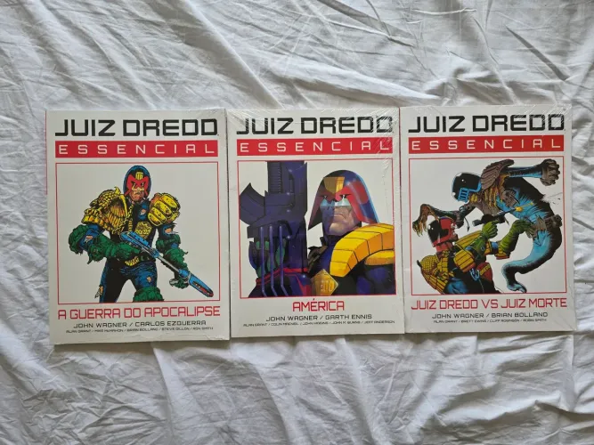 HQ Juiz Dredd Essencial do Vol 1 ao 9 Lacrados