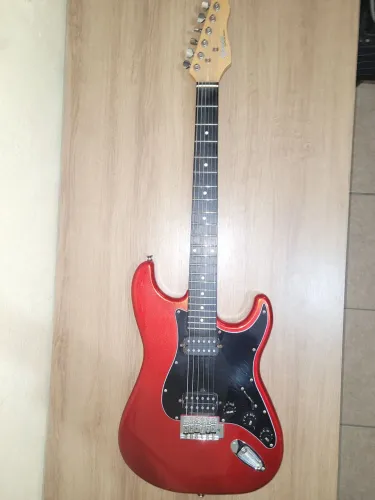 Guitarra elétrica Stratocaster Giannini