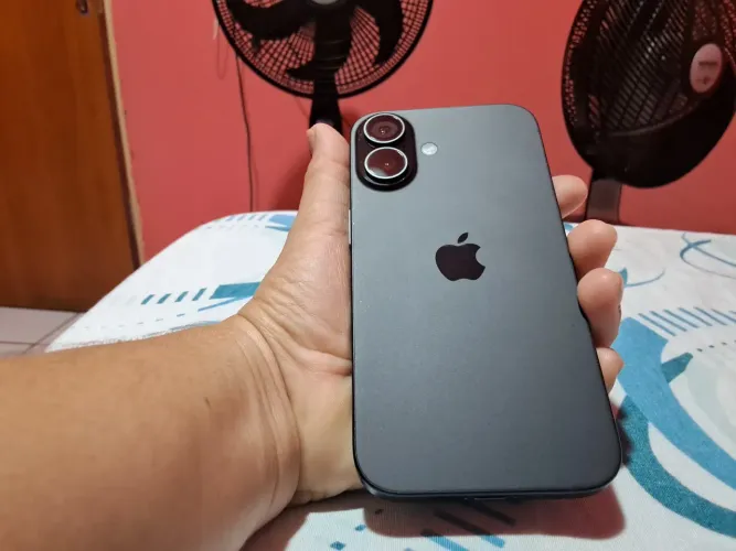 iPhone 16 128G (Seminovo)