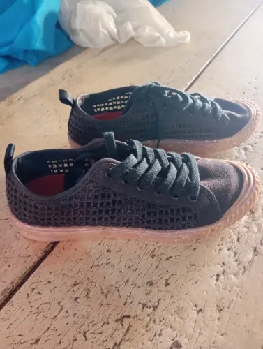 Vendo tênis da havaianas novo na cor preto