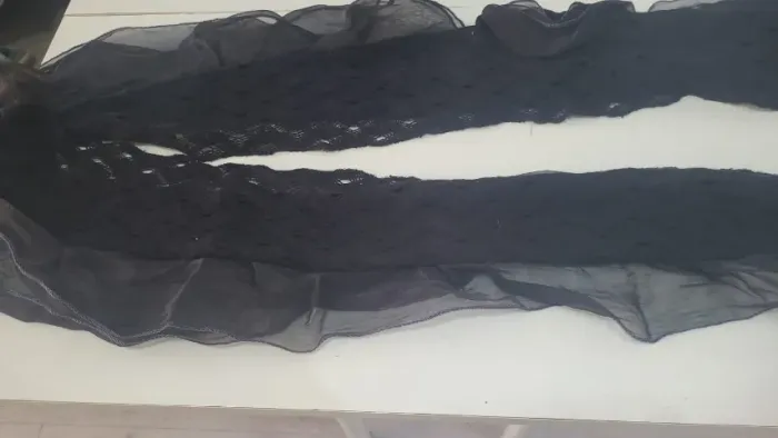 Echarpe de Festa Preta Transparente com Detalhes