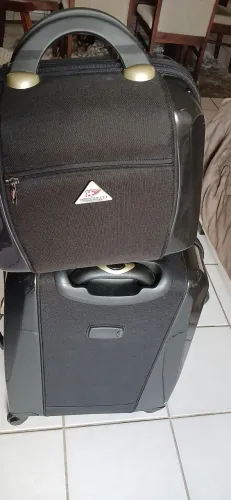 MALA PARA VIAGEM MARCA SUICA.