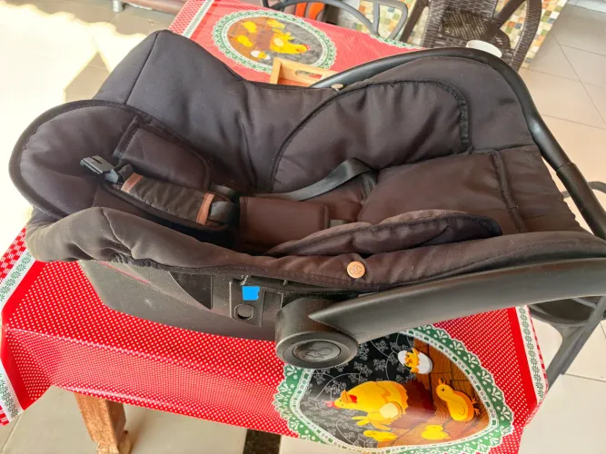 Vendo Carrinho e Bebê conforto Galzerano 