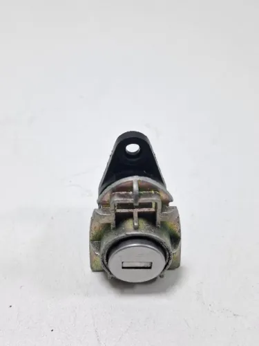 Cilindro Fechadura Porta Dianteira Esq Fiat Strada 2021 A 23