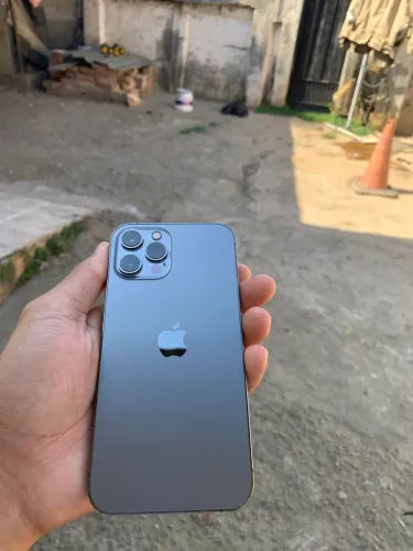 VENDO IPHONE 12 pro max sem detalhes apenas marcas de uso normal