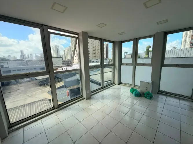 SALA COMERCIAL À VENDA  EDIFÍCIO GENERALÍSSIMO DEODORO   R$ 120.000,00 Venda somente à vis