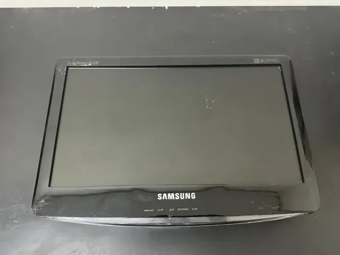 Monitor Samsung, de 16 polegadas