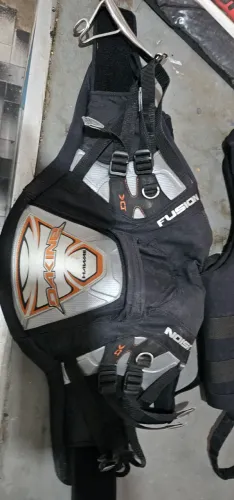 Kitsurf 4 equipamentos the kitsurf trapézio barra colete tudo por 899 <br>E