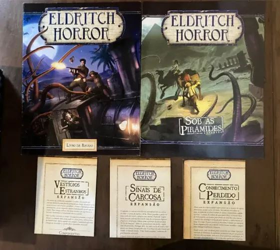 Eldritch Horror com quatro expansões
