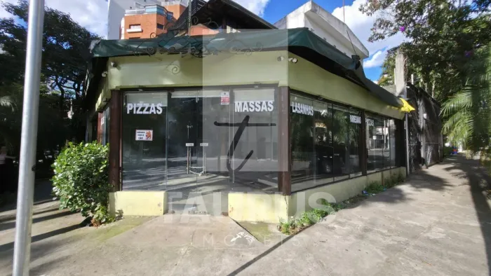 Casa comercial para alugar com 170m², em Moema, São Paulo-SP