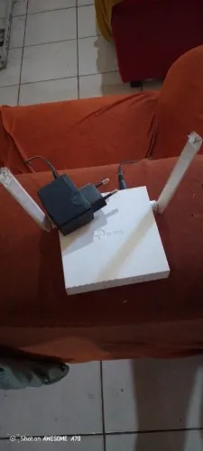 Roteador muito bom usado em perfeito estado ótimo funcionando normal e bem conservado