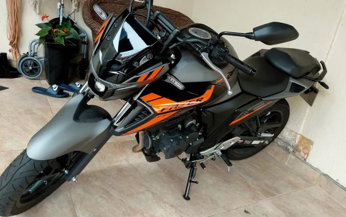 FAZER 250 2025 UNICO DONO COM APENAS 10.600KM