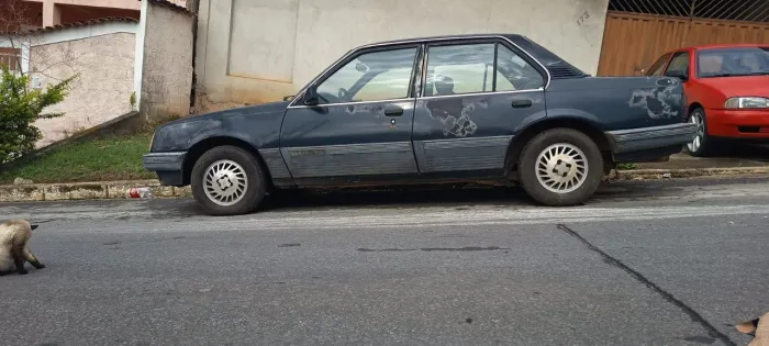 Chevrolet Monza Classic SE 2.0 /mpfi E EFI 2P E 4P 1988
