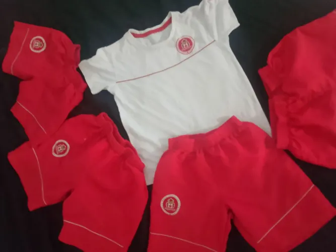 Uniforme infantil 