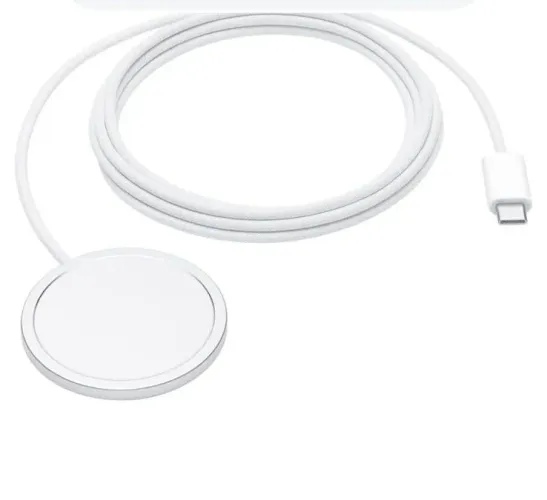 Carregador  Apple de indução na caixa 