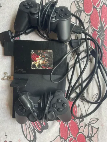 Vendo vídeo game PS2 em ótimo estado de conservação *