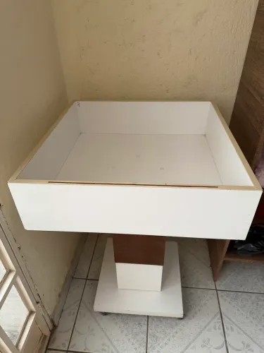 Expositor para Lojas em Madeira MDF