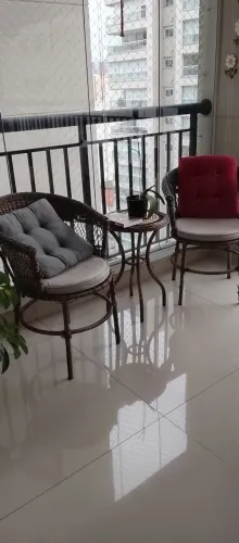Conjunto mesa e cadeiras para sacada