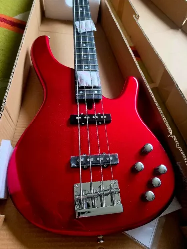 Baixo Ativo Classic TAGIMA<br><br>CORDAS METALLIC RED