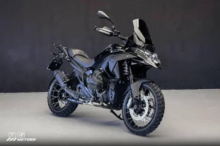 BMW R1300GS TRIPLE BLACK 2025
