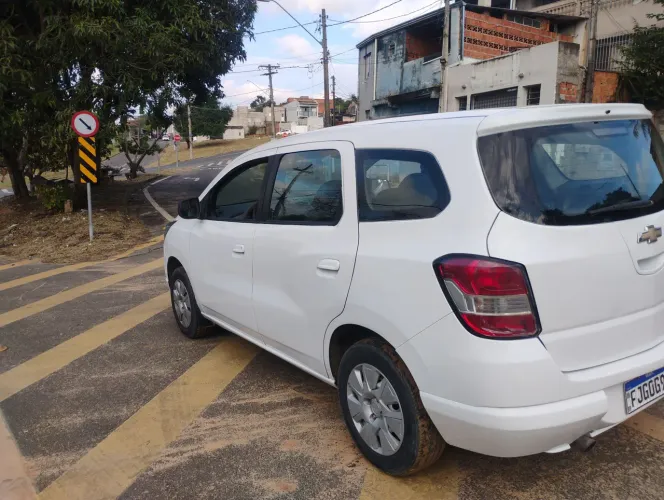 Chevrolet Spin LT 1.8 8V Econo.flex 5P Mec. 2016