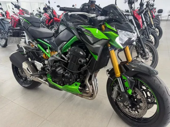 KAWASAKI Z900 R EDITION 2025