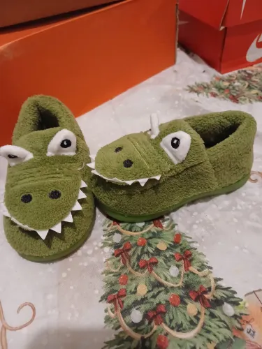 Pantufa nova tamanho 18/19