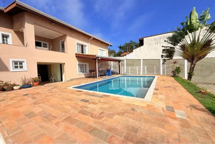 Duas casas em um terreno para alugar por R$ 10.000,00/mês - Jd. Siriema - Atibaia-SP