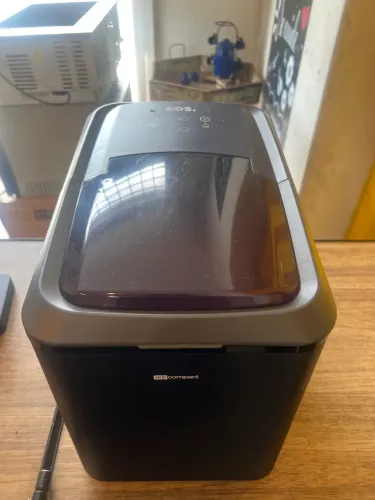 Máquina de fazer gelo EOS 127v 15 kilos