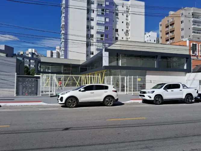 Ponto comercial/Loja/Box para aluguel com 30 metros quadrados em Jardim Camburi - Vitória