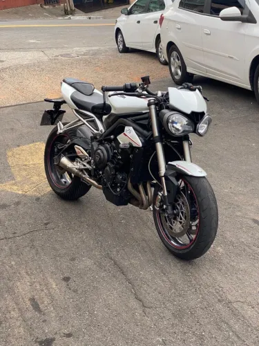 Triumph Street 675 - 2015/2016