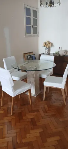 Mesa tampo de vidro c/ base em mármore + 4 cadeiras