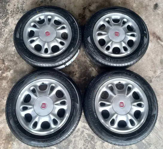 Rodas 15 Fiat pingo d'água novinhas pneus novos