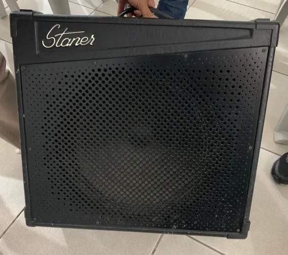 Caixa de baixo Staner de shout 215