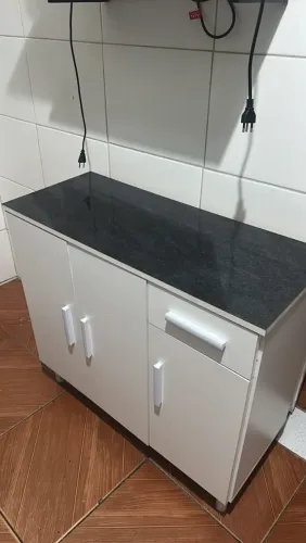 ARMÁRIO NOVO 2 MESES USO.