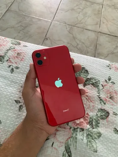 Vendo iPhone 11 R$950